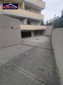 Foto Box in VIA ACQUE GRADATE, Monfalcone Centro di 16 m² con 1 locali