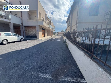 Foto Box in Via Aurelia, Ceriale Centro di 14 m² con 1 locali in vendita