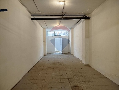 Foto Box in Via Del Faro, Bari Marconi - San Cataldo di 40 m² con 1 locali