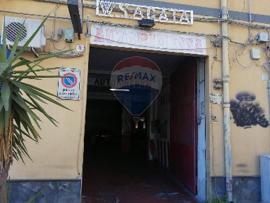 Foto Box in Via Giovanni Lavaggi, Catania Cibali di 1170 m² con 1 locali