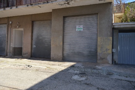 Foto Box in Via del Giglio, Vasto di 60 m² in vendita