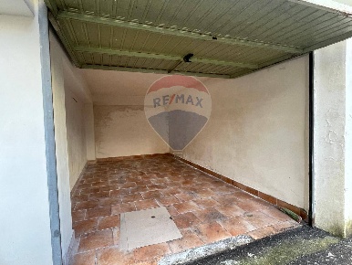 Foto Box in Via Libertà, Riposto Centro di 18 m² con 1 locali in vendita