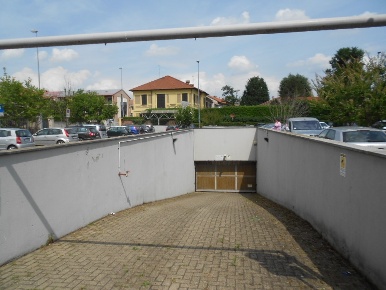 Foto Box in Via Cavallari angolo Via Volta, Magenta Centro di 15 m²