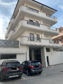 Foto Box in via fontana candida, Roma in vendita