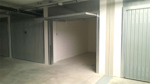 Foto Box in via CARLO LIVI, Prato Zarini - Valentini di 28 m² con 1 locali