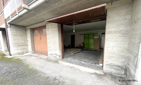 Foto Box in via bonetti, San Polo d'Enza Centro di 106 m² con 2 locali