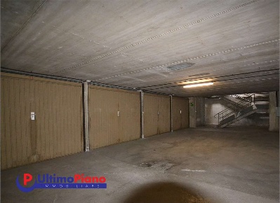 Foto Box in Corso Saint Martin de Corleans 115, Aosta Centro di 16 m²
