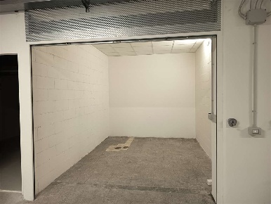 Foto Box in VIA FIUME, Sanremo Porto Vecchio di 13 m² con 1 locali