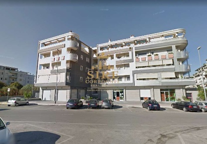 Foto Box in Via Giuseppe Di Vittorio 34, Trani di 18 m² con 1 locali