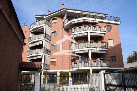 Foto Box in STRADA GENOVA  206, Moncalieri in vendita