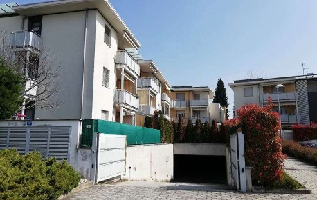 Foto Box in Via Caduti di Nassirya 1/9, Giussano di 29 m² con 2 locali