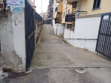 Foto Box a Bitonto di 27 m² con 1 locali in vendita
