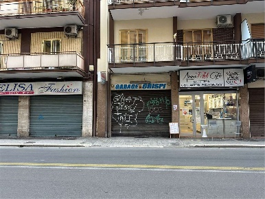 Foto Box in VIA FRANCESCO CRISPI 34, Bari Libertà di 490 m² con 1 locali