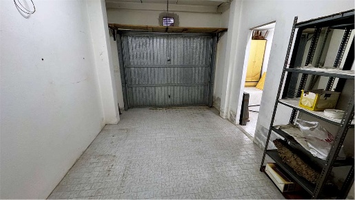 Foto Box in Via Nevalle 19, Toirano Centro di 16 m² con 1 locali in vendita