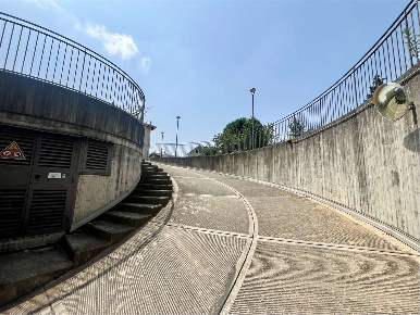Foto Box in Via matteotti, Barzanò Centro di 18 m² con 1 locali in vendita