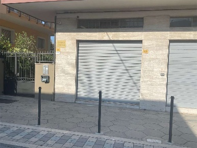 Foto Box in via Dei Marsi  59/1, Pescara in vendita