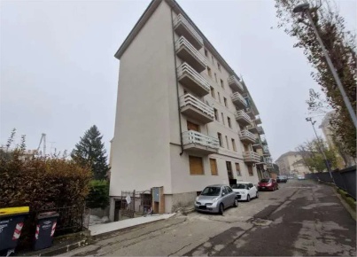 Foto Box in Via 25 Aprile, Tortona Centro di 11 m² con 1 locali in vendita