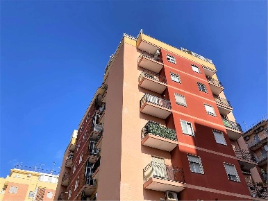 Foto Box in Via Achille Grandi 40, Brindisi in vendita