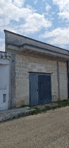 Foto Box in Via Volturno 45, San Donaci in vendita