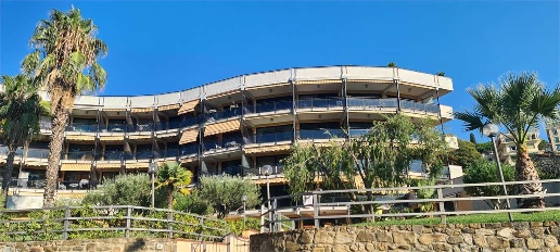 Foto Box in corso matuzia, Sanremo Solaro di 25 m² con 2 locali in vendita