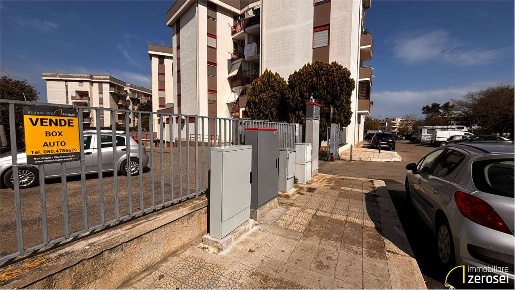Foto Box in via Pietro Nenni 14, Noicattaro Centro di 33 m² con 1 locali
