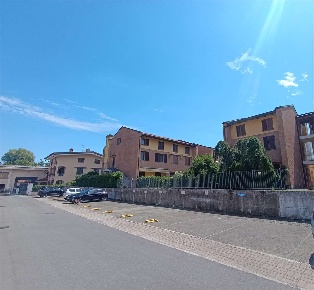 Foto Box a Merone di 15 m² con 1 locali in affitto