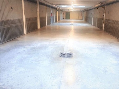 Foto Box in Strada San Faustino 37, Modena San Faustino di 12 m² in vendita