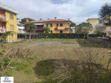 Foto Box a Lignano Sabbiadoro di 500 m² con 20 locali in vendita