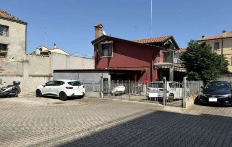 Foto Box in Campo Marconi, Chioggia Centro Storico di 34 m² con 1 locali