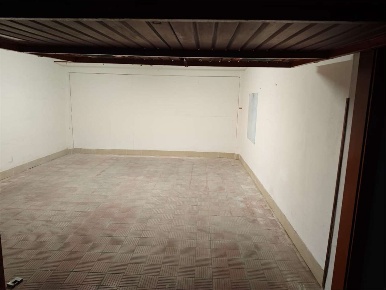 Foto Box in Via Cappuccini 252, Brindisi in vendita