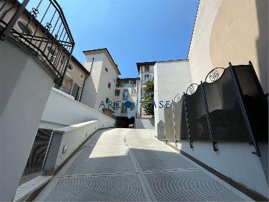 Foto Box in Via De Gasperi, Crema Semicentro di 16 m² con 1 locali