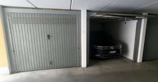 Foto Box in Corso Cavour, Vigevano Centro di 15 m² con 1 locali in vendita