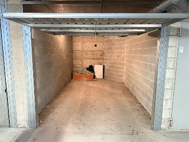 Foto Box in Via Vigone 45, Pinerolo Stazione, Immacolata in vendita