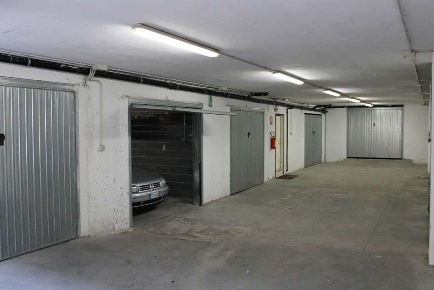 Foto Box in via michelangelo, Diano Marina Centro di 25 m² con 1 locali