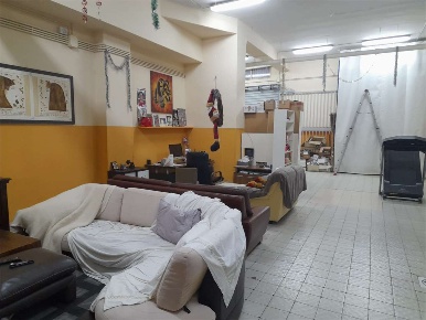 Foto Box a Bitonto di 200 m² con 4 locali in vendita
