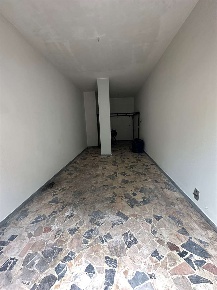 Foto Box in Via Mascagni, Modena di 20 m² con 1 locali in vendita