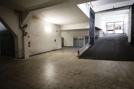 Foto Box in VIA FILOCOMO 59, Catania Gioeni di 1300 m² con 30 locali