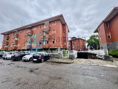 Foto Box in Via dei Walser 29, Novara Santa Rita di 12 m² con 1 locali