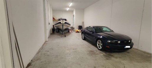 Foto Box in VIA VALENTINI 10, Calliano di 86 m² con 1 locali in vendita