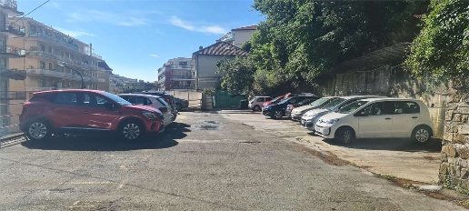 Foto Box in VIA PIETRO AGOSTI, Sanremo Borgo di 300 m² con 1 locali