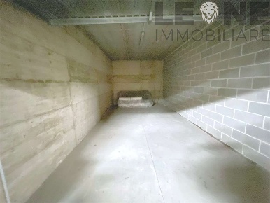 Foto Box a Vignola di 24 m² con 1 locali in vendita
