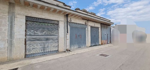 Foto Box in via Volturno 47, San Donaci in vendita