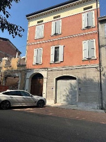 Foto Box in VIA FRANCESCO MONTANARI 52, Mirandola Centro di 31 m²