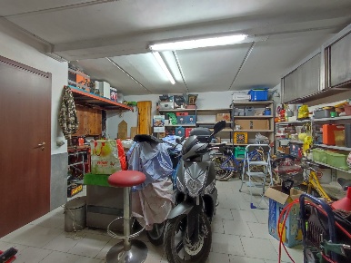 Foto Garage a Follonica di 21 m² con 1 locali in vendita