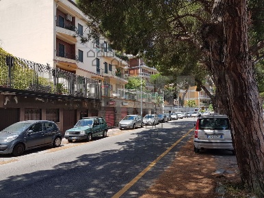 Foto Garage in viale regina margherita, Messina di 65 m² con 3 locali