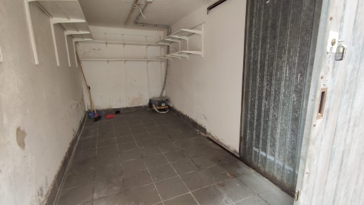 Foto Box in Via Grossich, Trieste in vendita