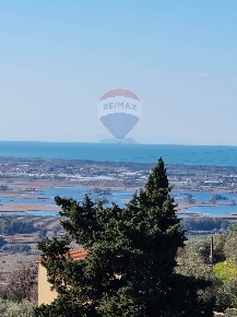 Foto Garage a Massarosa Pieve a Elici, Montigiano, Gualdo di 150 m²