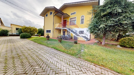Foto Garage in Via del Marginone, Capannori Antraccoli di 245 m² in vendita
