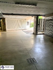 Foto Box in VIALE COMO, Giussano Centro di 20 m² con 1 locali in vendita
