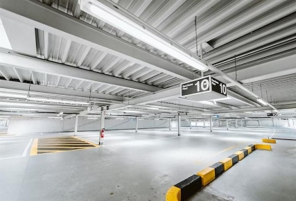 Foto Box in Via Di Torre Morena, Roma di 920 m² con 1 locali in vendita